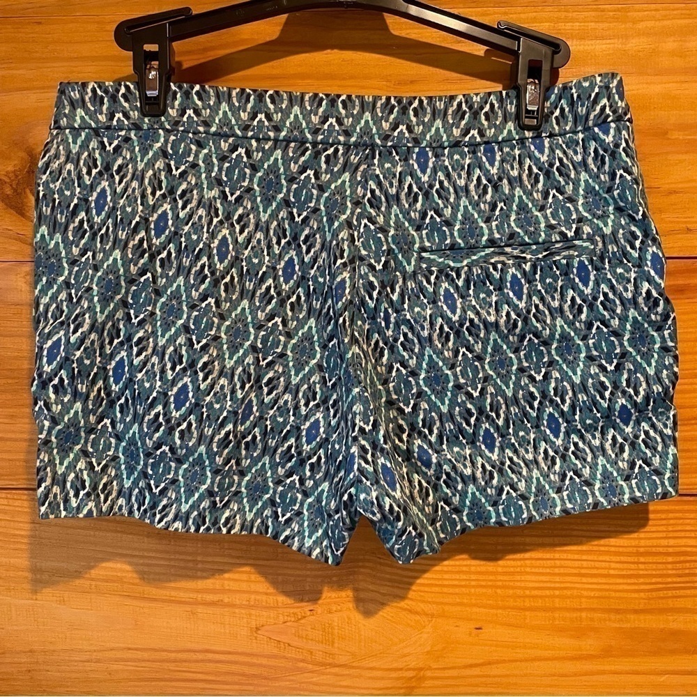 H&M Blue Diamond Geometric Patterned High Rise Shorts 6 - Picture 2 of 9
